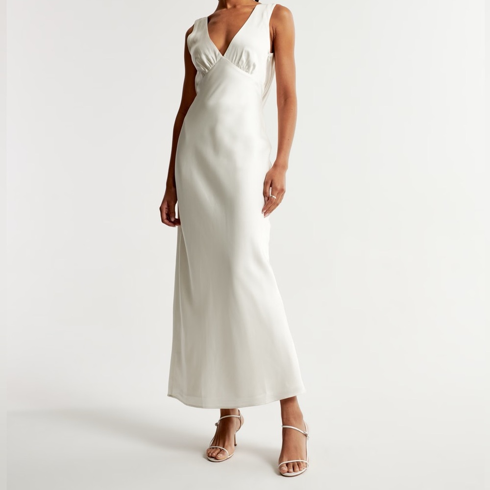 🤍Abercrombie & Fitch~Plunge Cowl Back Maxi Dress